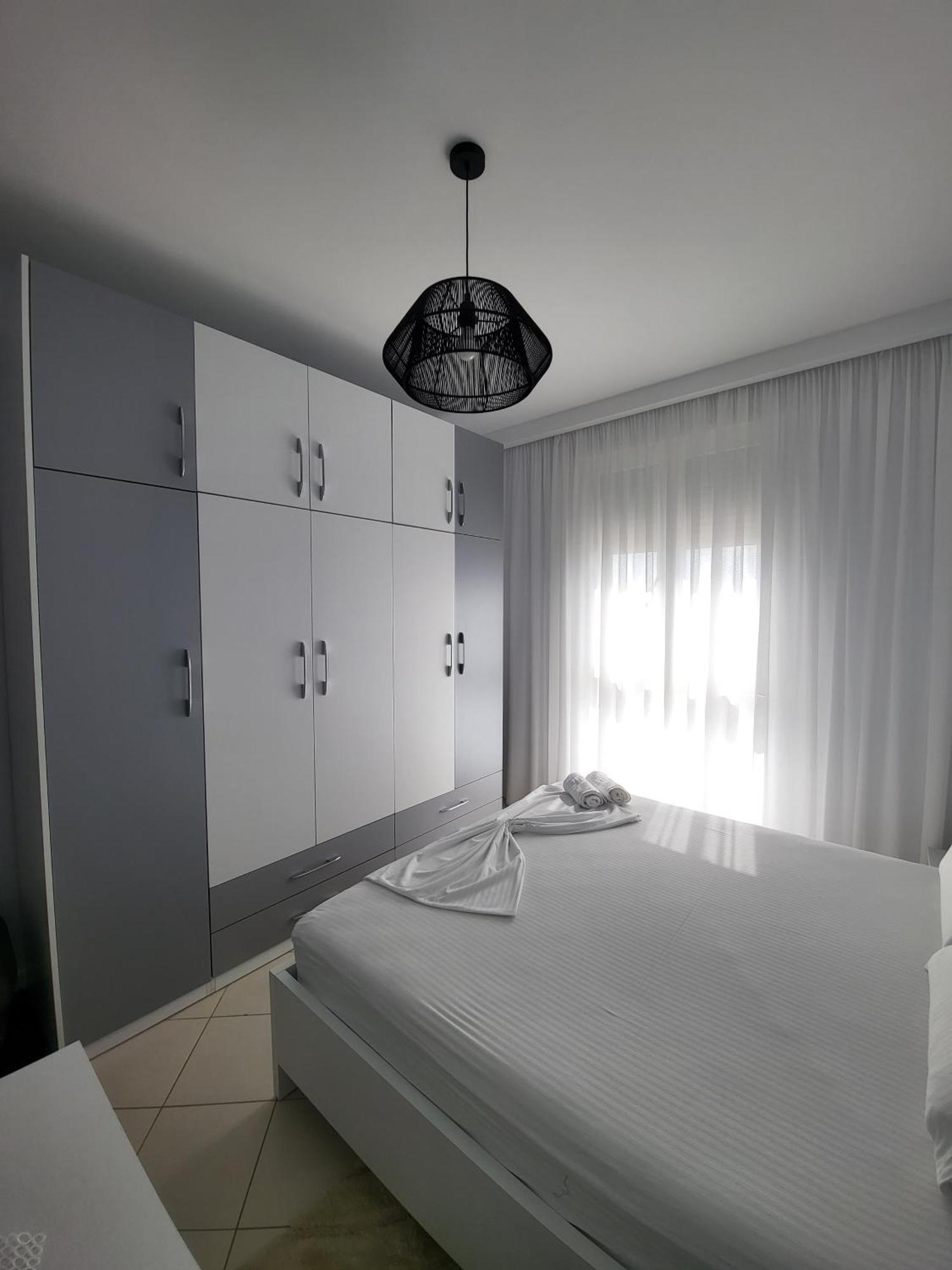 Alex'S Apartment 2 Durrës Buitenkant foto